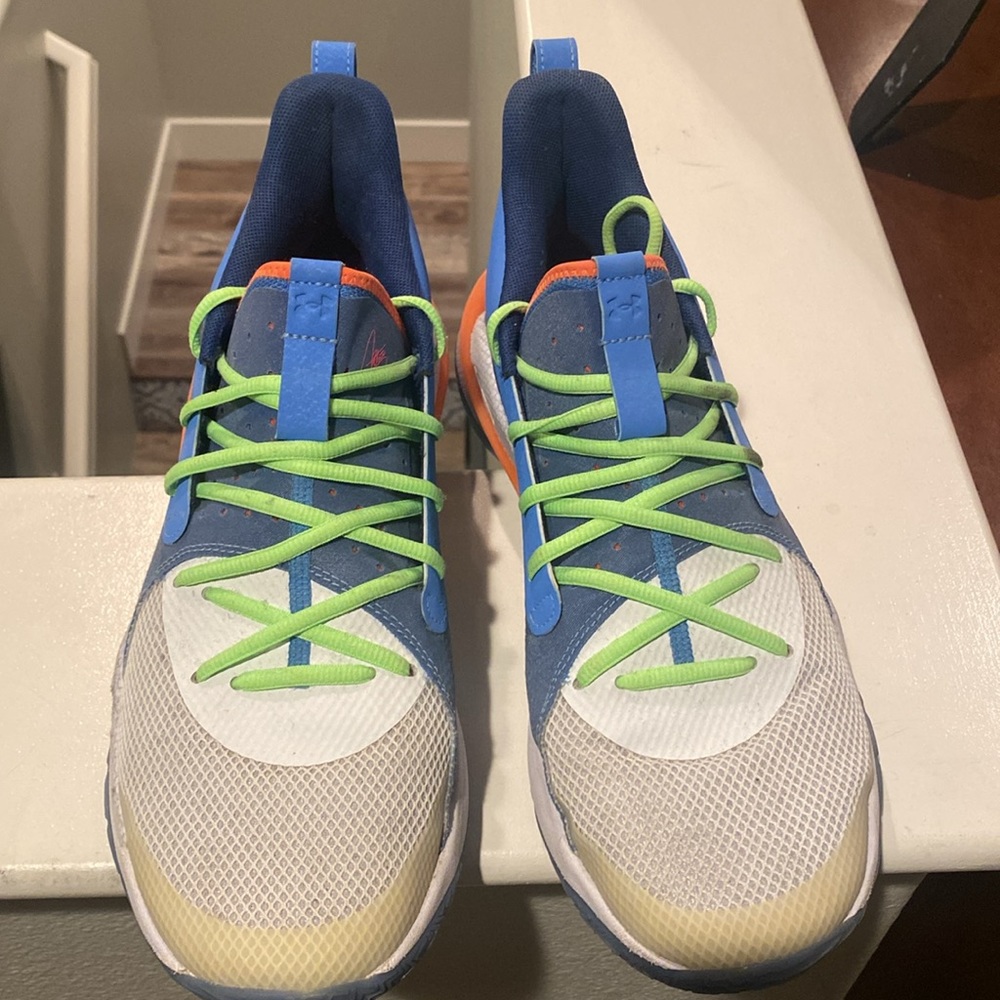 Steph Curry 7’s. Men’s size 11. Rarely worn . Great condition - Picture 4 of 7